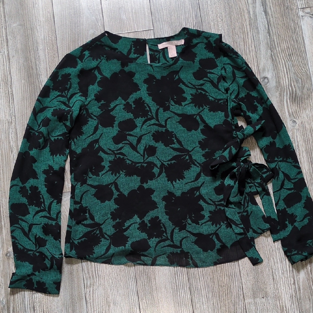 5/$25 Forever 21 Black and Green Floral Side Tie Long Sleeve Blouse S